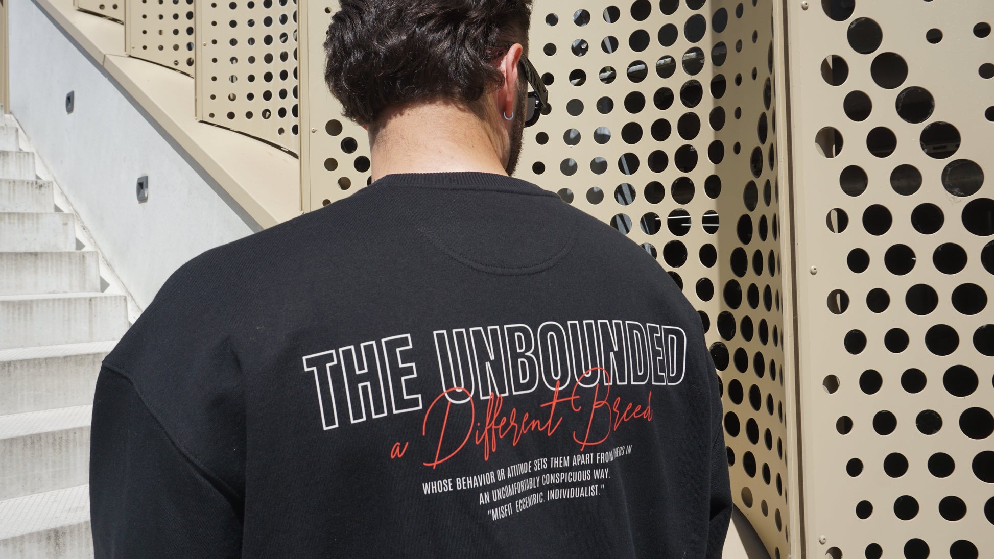CREWNECK - BOLD BLACK